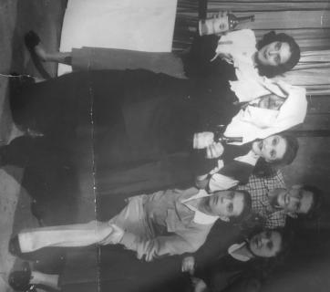 Străbunicii Lidia Lelis Pancovschi și Petru Pancovschi pe scena teatrului „A.S. Pușkin” în spectacolul Take, Ianke și Cadâr (1953–1954)